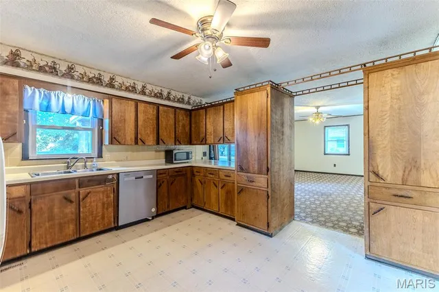 $186,500 | 1511 Rader Drive, Lebanon, MO 65536