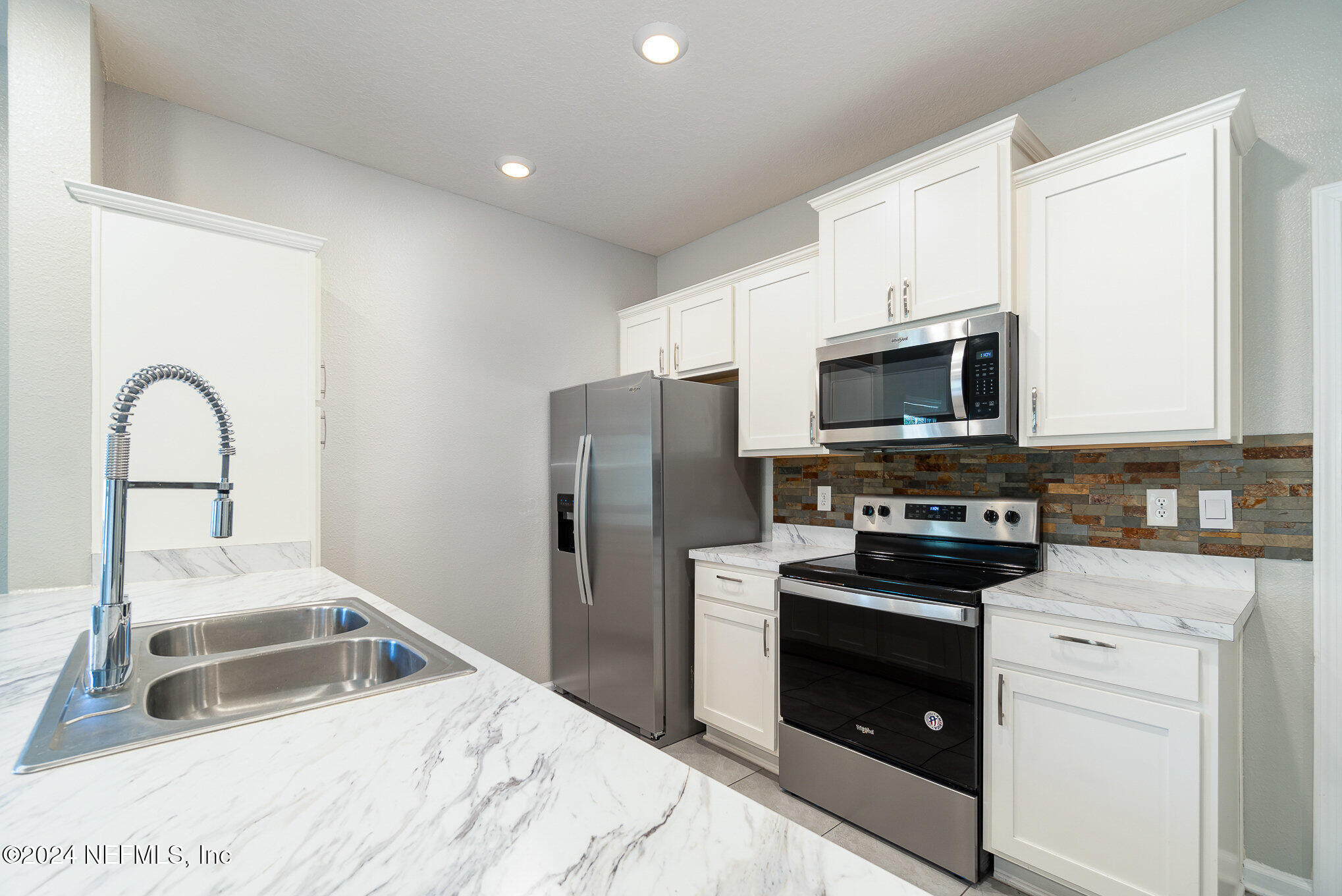 86942 Mainline Road Yulee, FL 32097 - Photo 6 of 19 009_file_201