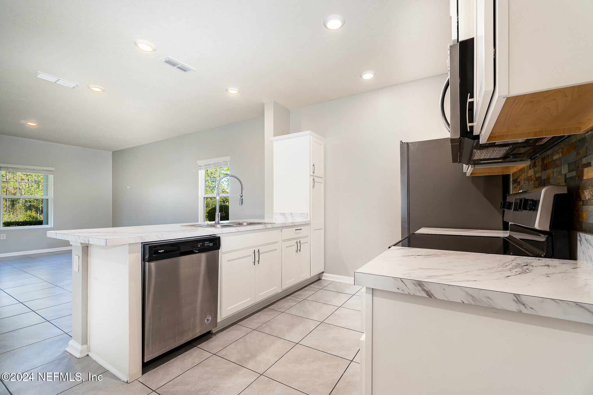 86942 Mainline Road Yulee, FL 32097 - Photo 7 of 19 008_file_737