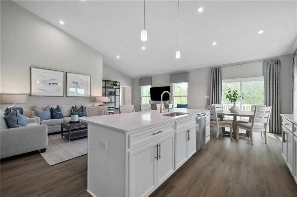 160 Olga Avenue Coraopolis, PA 15108 - Photo 8 of 22