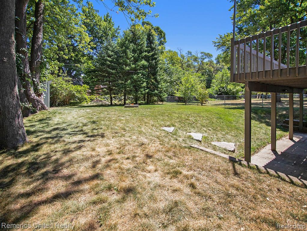 153 Riviera Terrace Waterford, MI 48328 - Photo 25 of 25