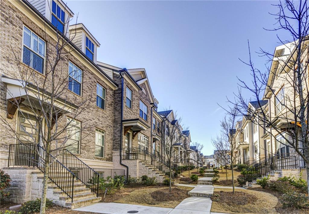 4321 Parkside Place Atlanta, GA 30342 - Photo 3 of 33