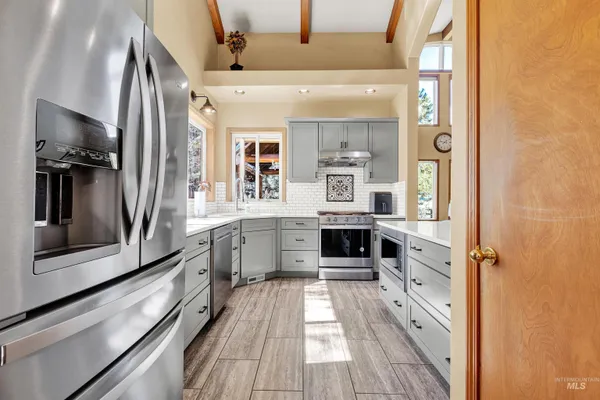 $950,000 | 15 Skyline Lane, Garden Valley, ID 83622