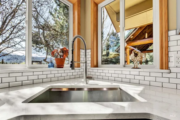 $950,000 | 15 Skyline Lane, Garden Valley, ID 83622