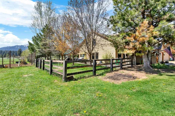 $950,000 | 15 Skyline Lane, Garden Valley, ID 83622