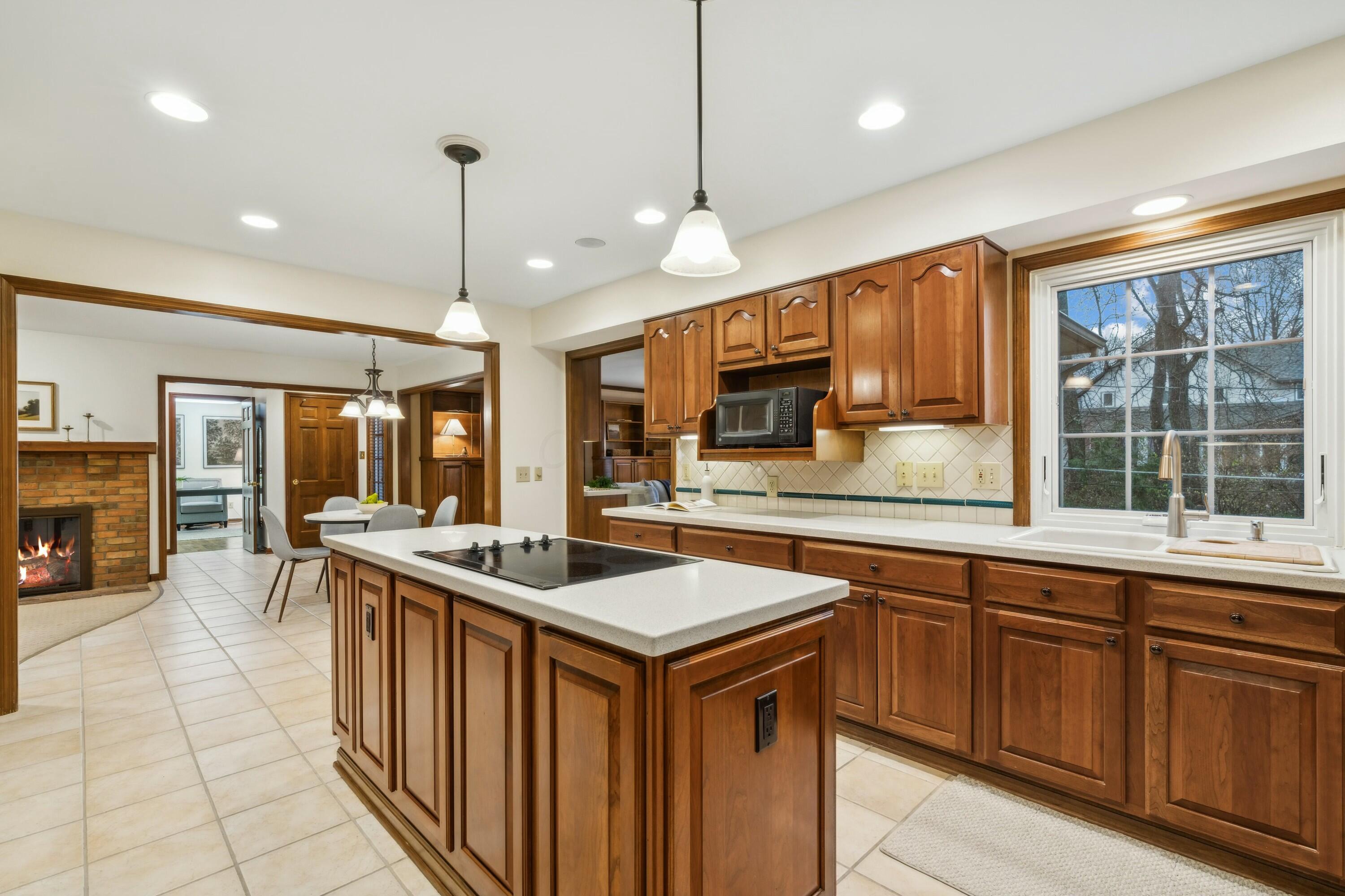 4052 Fenwick Road Columbus, OH 43220 - Photo 22 of 76 Kitchen