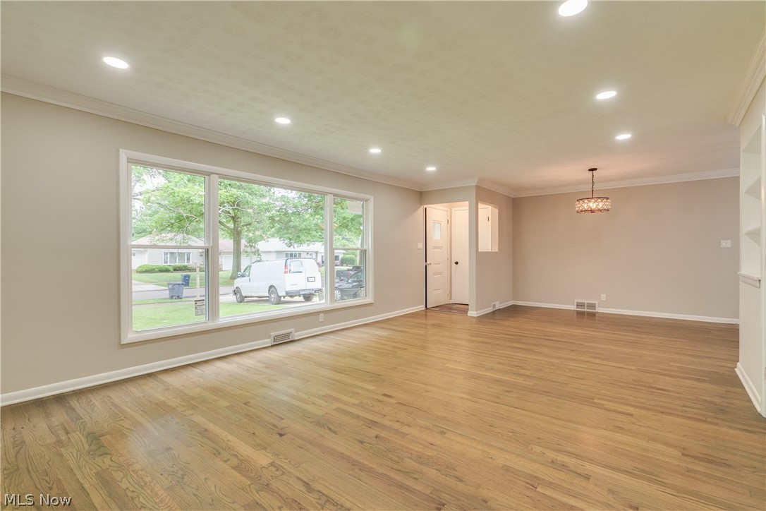 1099 Haverston Road Lyndhurst, OH 44124 - Photo 11 of 35 Gallery Image 11