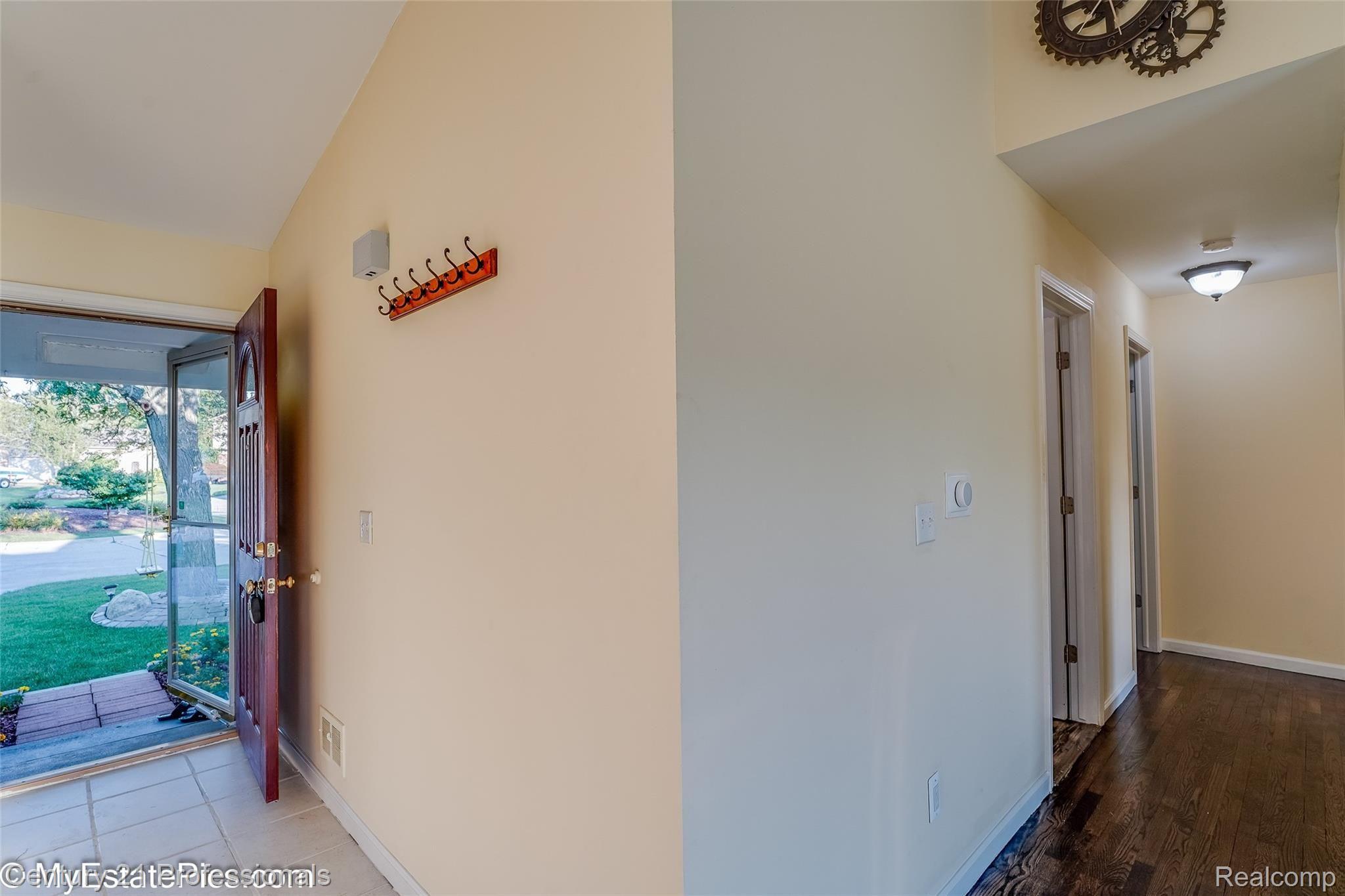 40768 West Mill Rd Court Novi, MI 48375 - Photo 35 of 55 40768 mill rd ct w Novi-41.jpg