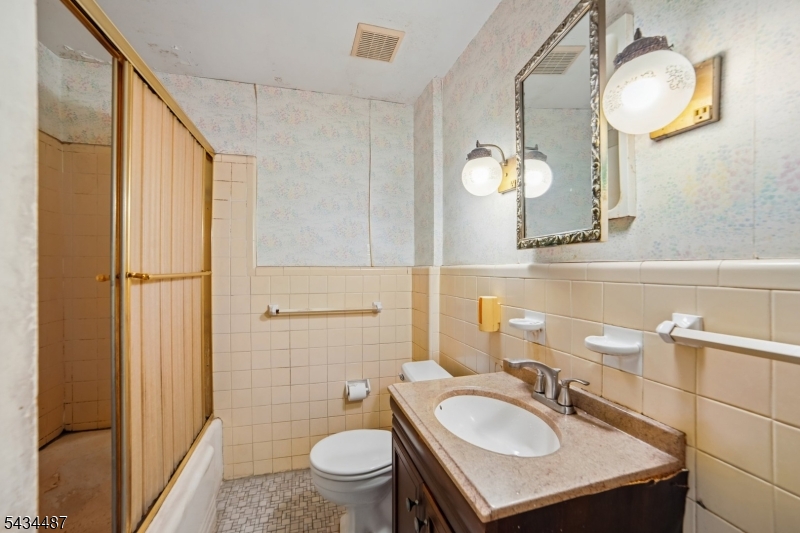 137 Beekman Road Summit, NJ 07901 - Photo 17 of 44