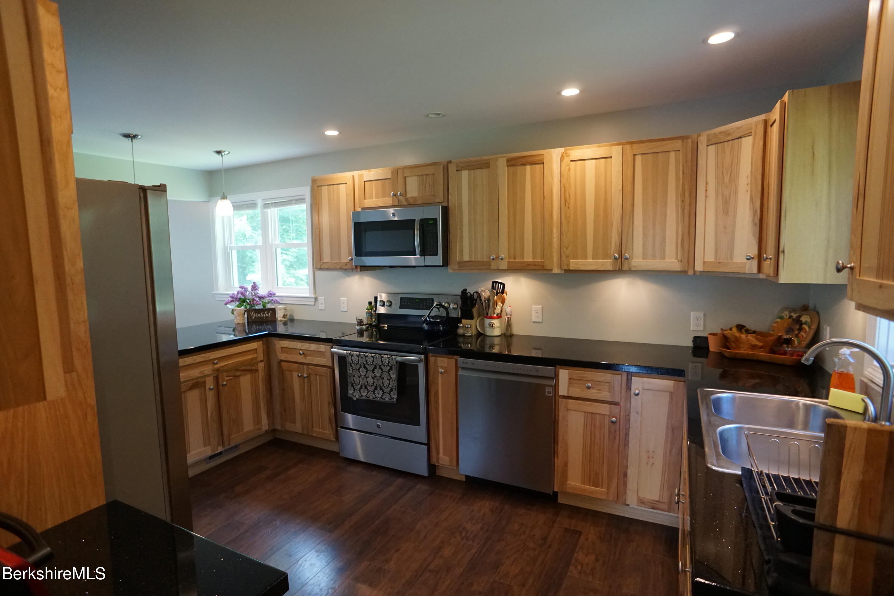 381 North State Road Cheshire, MA 01225 - Photo 5 of 34 DSC02515