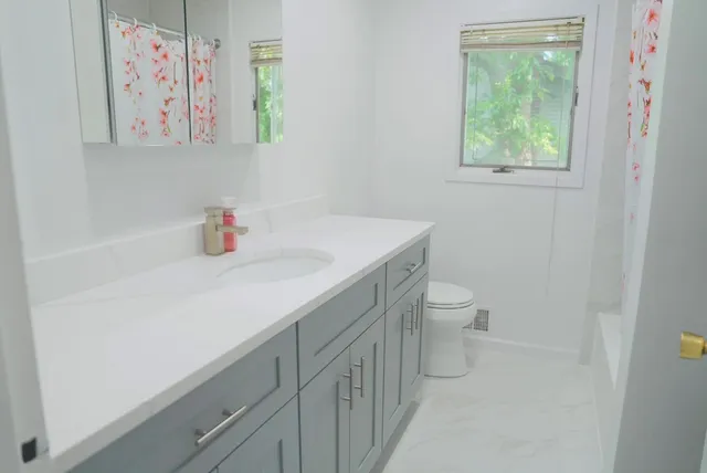 $1,260,000 | 23 Clinton Lane, Jericho, NY 11801