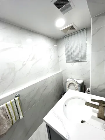 $1,260,000 | 23 Clinton Lane, Jericho, NY 11801