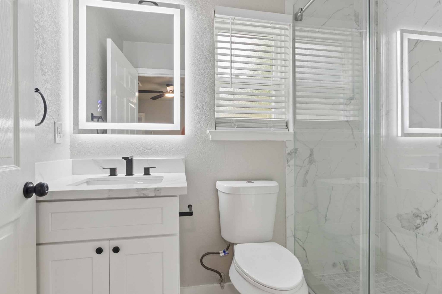 10423 Quiet Hill Road La Porte, TX 77571 - Photo 16 of 27 Full bathroom Downstairs
