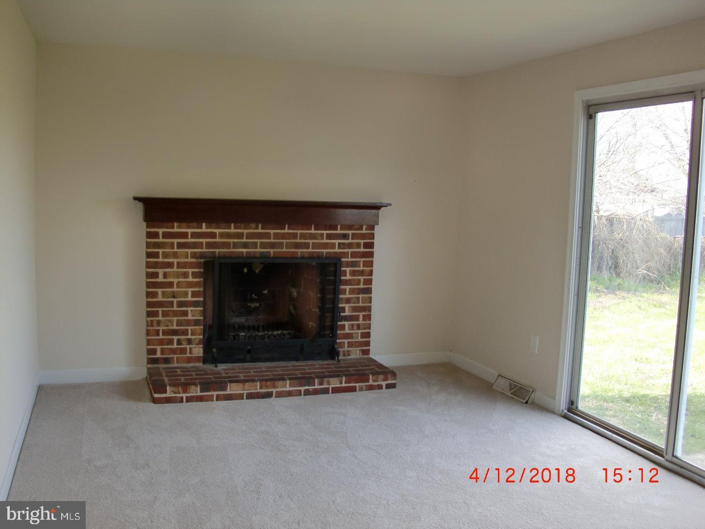 3 Valley Forge Road New Castle, DE 19720 - Photo 9 of 17 Family Room