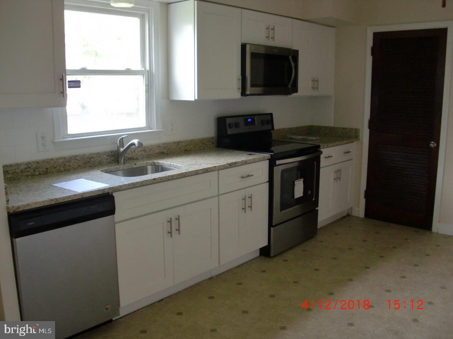 3 Valley Forge Road New Castle, DE 19720 - Photo 10 of 17 Kitchen