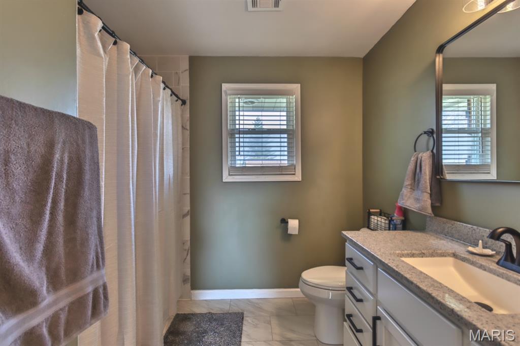 105 Surrey Lane Bethalto, IL 62010 - Photo 12 of 19