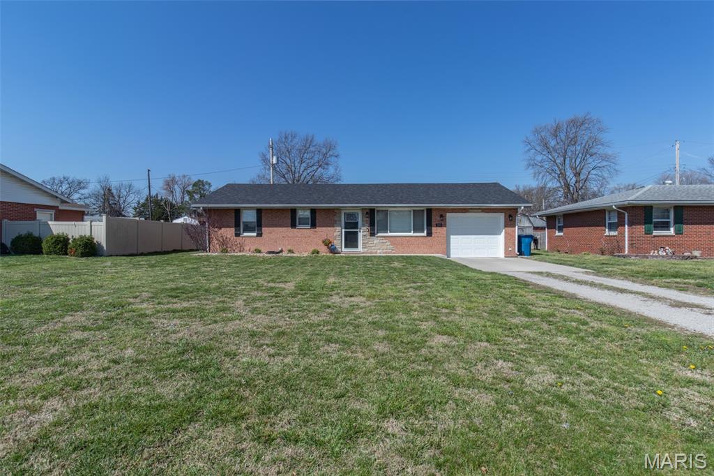 105 Surrey Lane Bethalto, IL 62010 - Photo 4 of 19