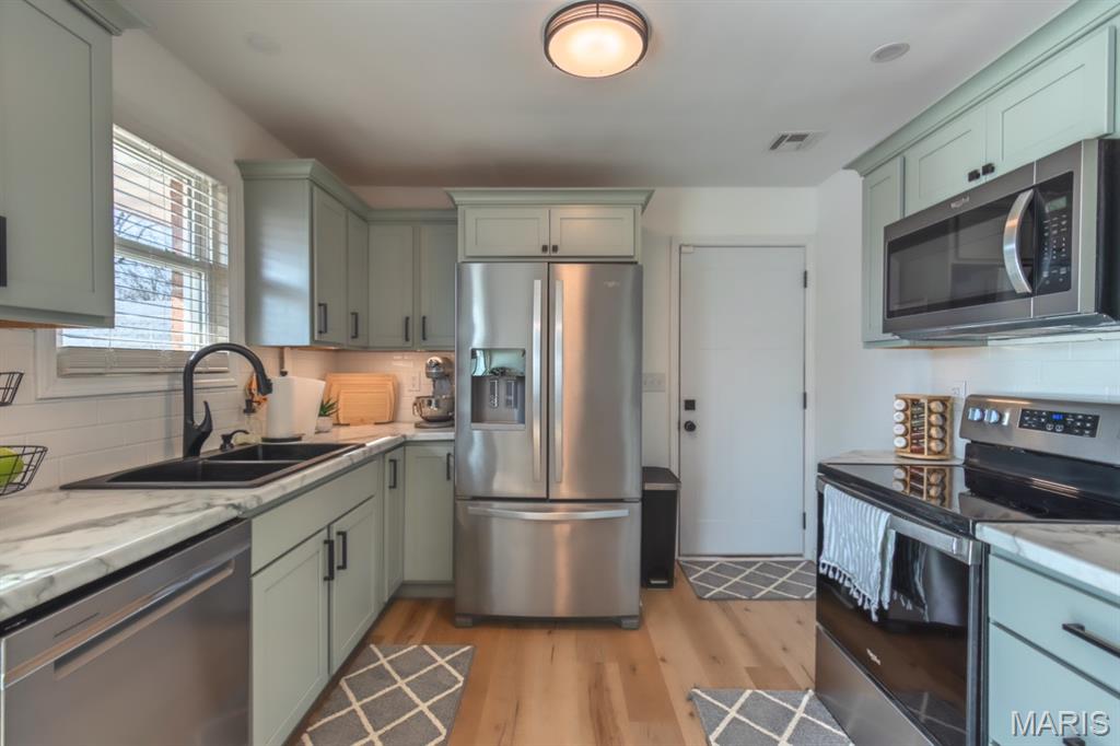 105 Surrey Lane Bethalto, IL 62010 - Photo 8 of 19