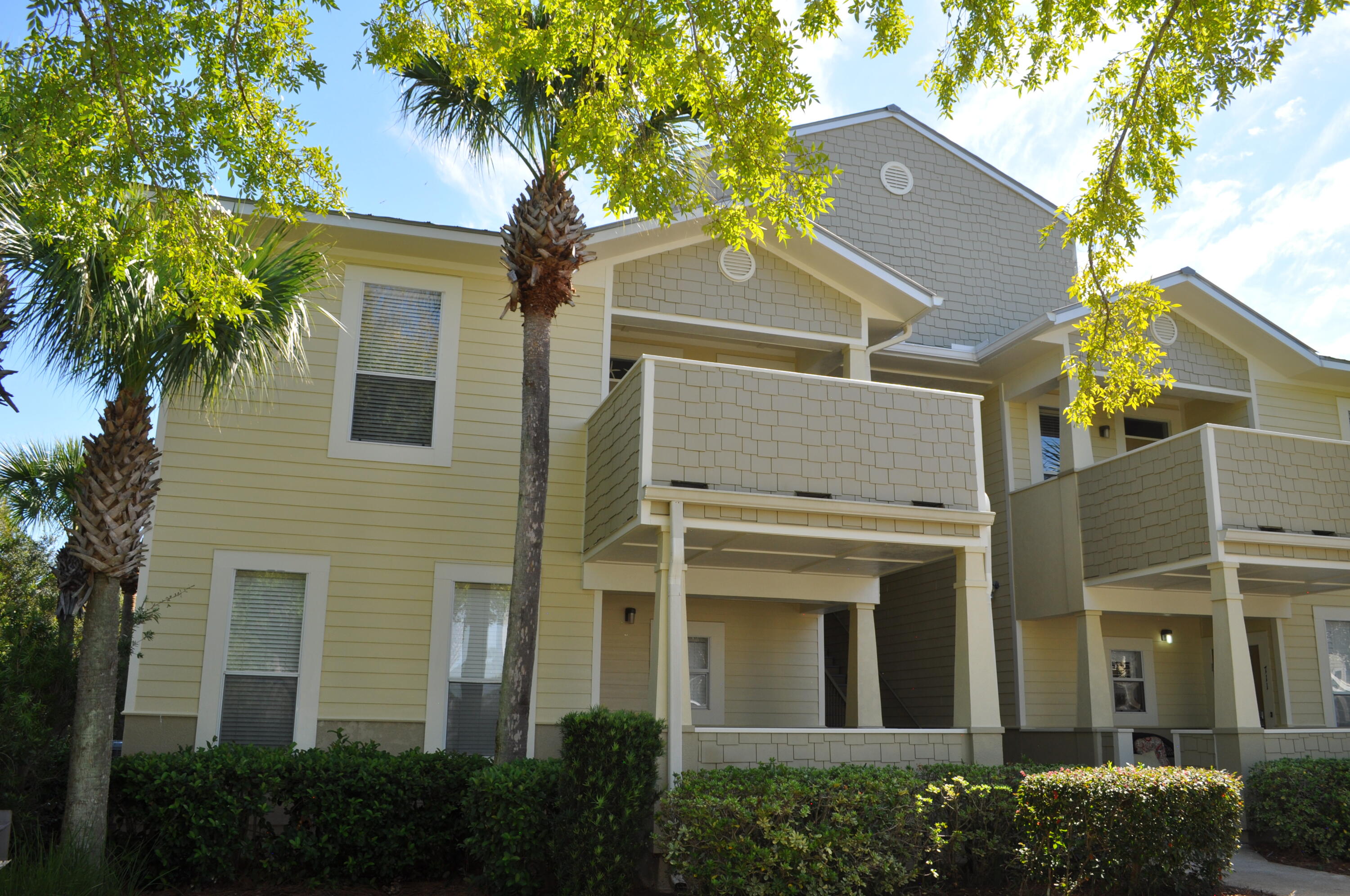 136 Shorebird Drive, Unit 724 Santa Rosa Beach, FL 32459 - Photo 3 of 49 front view of a house with a garden
