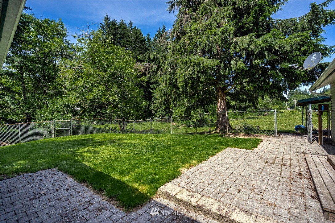1561 King Road Winlock, WA 98596 - Photo 22 of 23 a view of a park with large trees