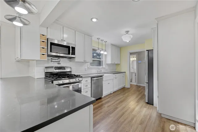 $729,950 | 702 47th Street Southeast, Everett, WA 98203