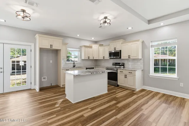 $389,900 | 596 Cole Road, Hattiesburg, MS 39402