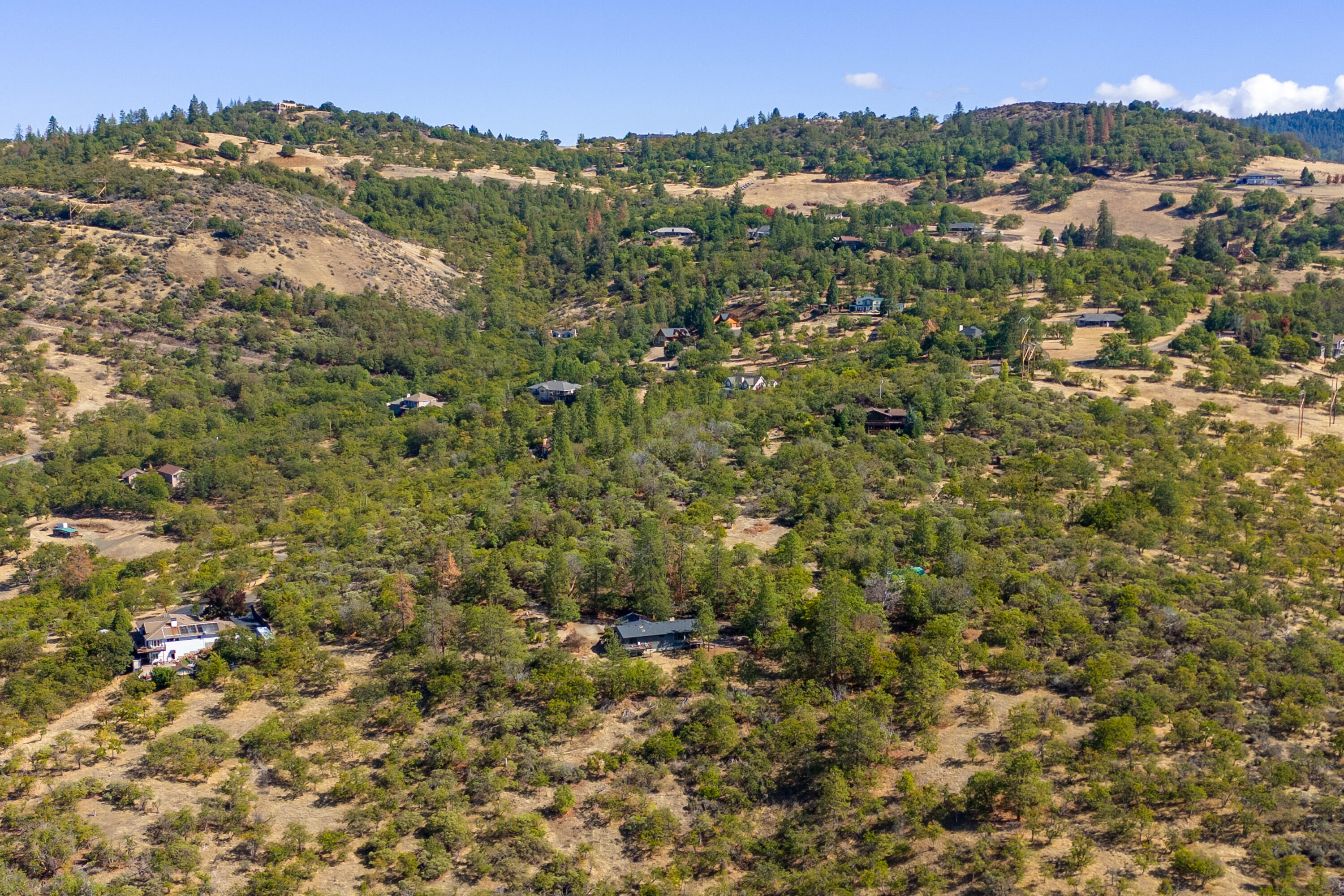 5880 Hillcrest Road Medford, OR 97504 - Photo 15 of 43 a view of a city