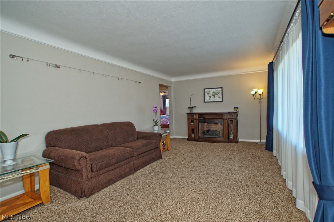 30042 Barjode Road Willowick, OH 44095 - Photo 2 of 33 Gallery Image 2