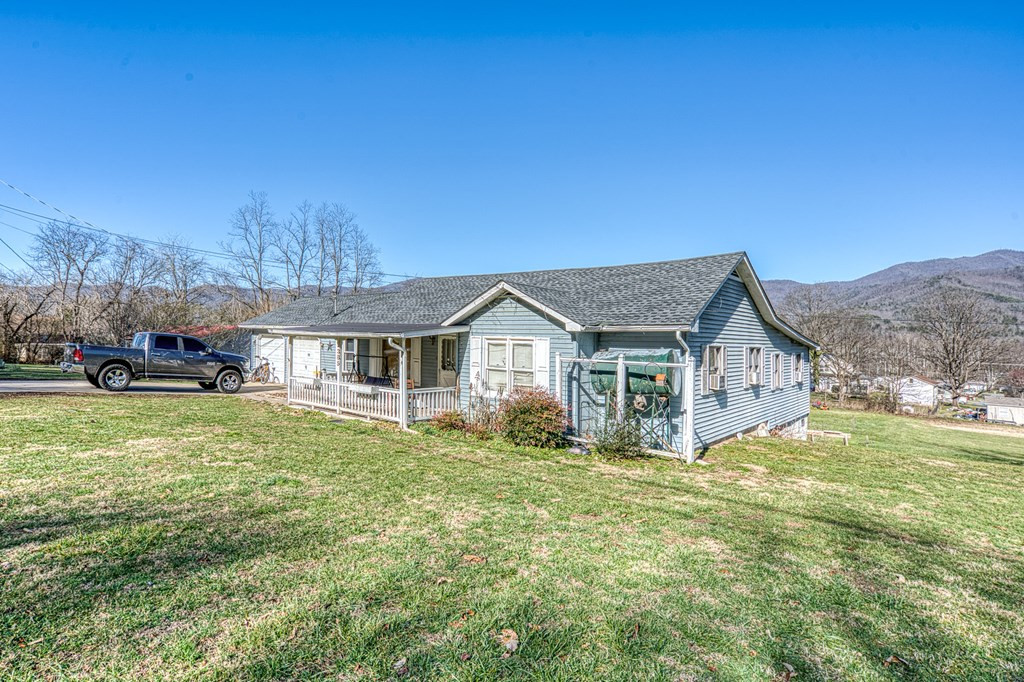 385 Aquone Road Andrews, NC 28901 - Photo 2 of 53