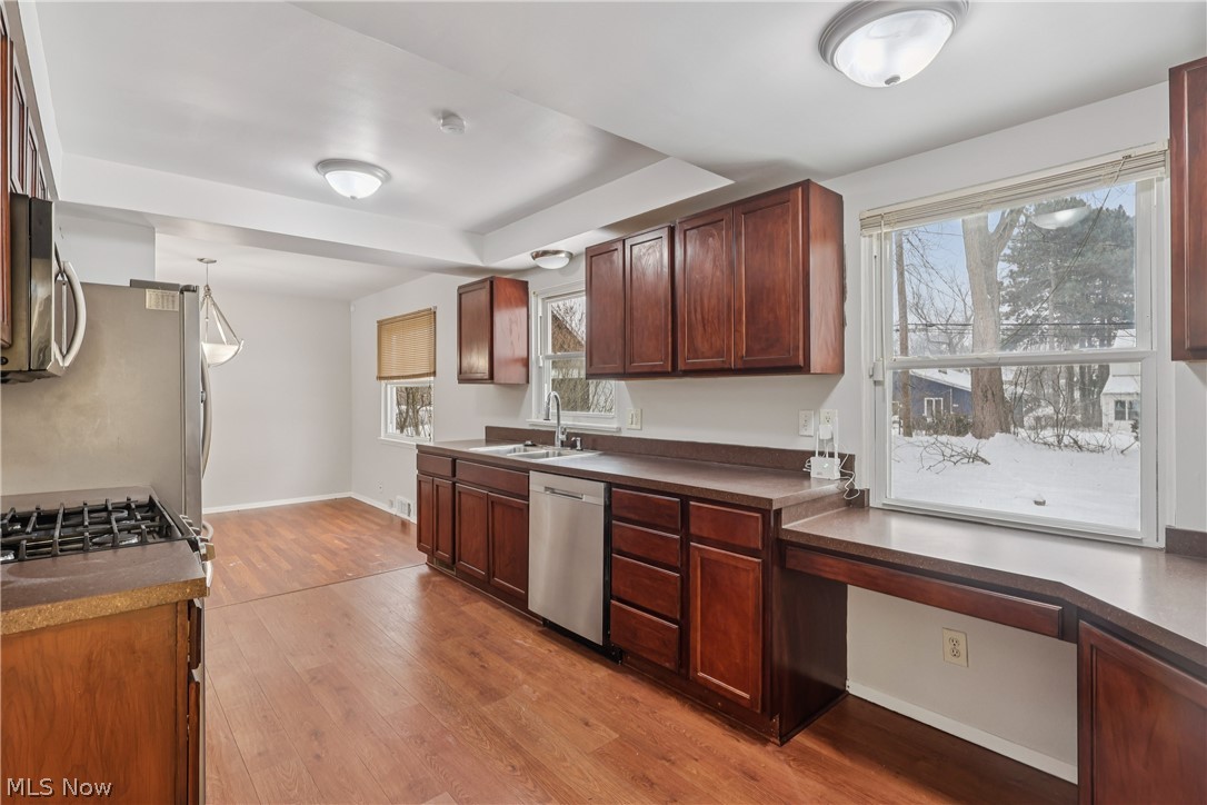 4480 Birchwold Road Cleveland, OH 44121 - Photo 12 of 30