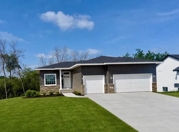 $549,900 | 607 East 9th Street, Zumbrota, MN 55992