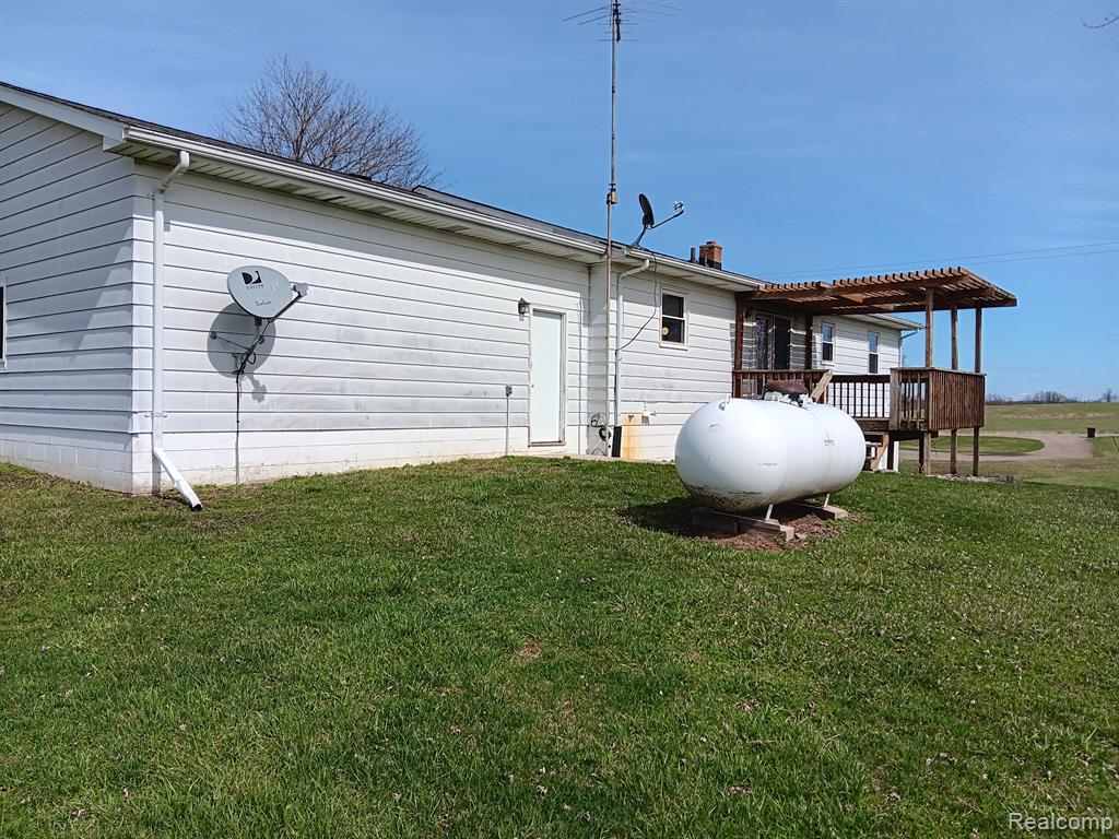 8233 West Iosco Road Fowlerville, MI 48836 - Photo 14 of 16