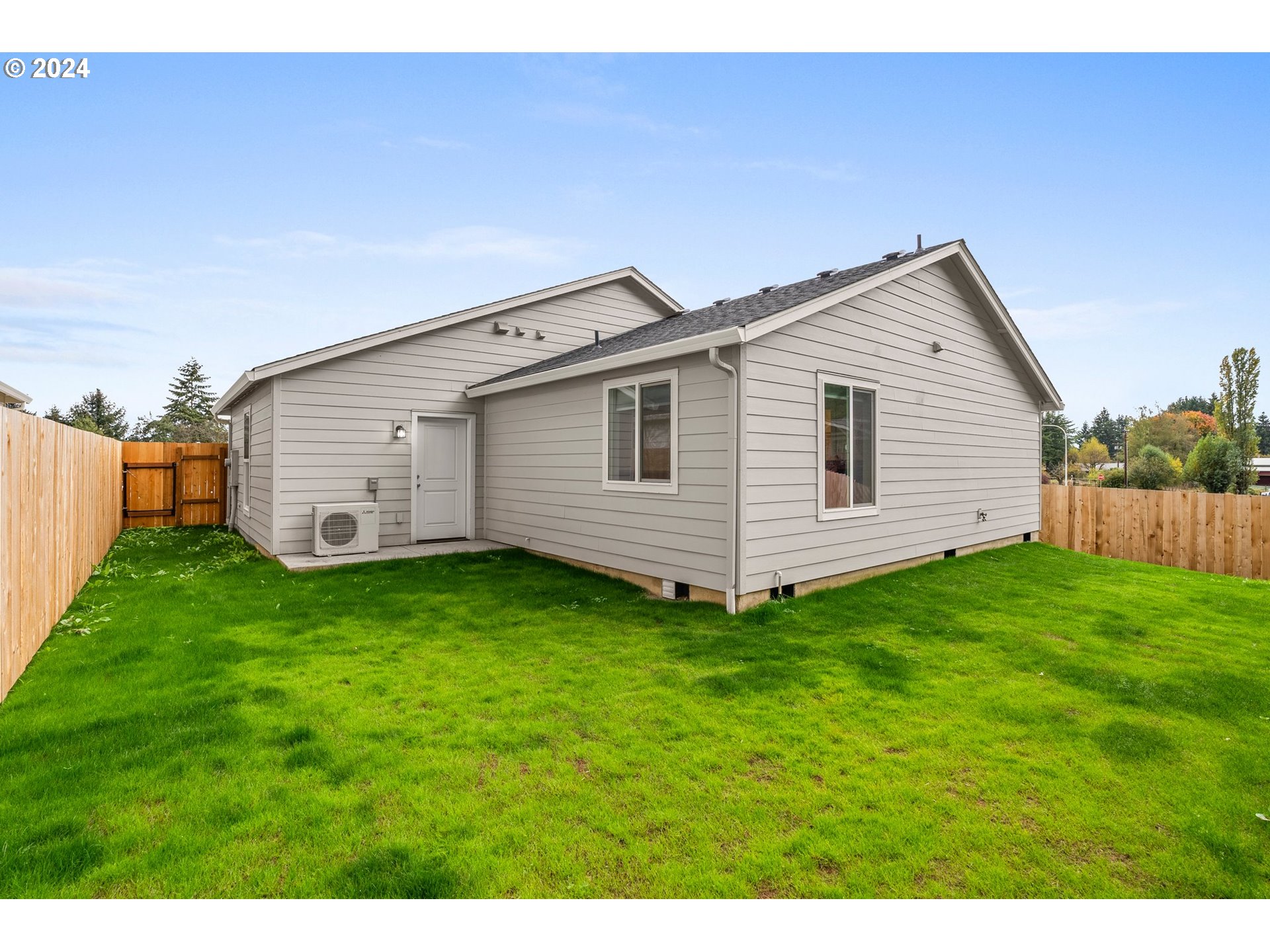 2001 Apple Road Winlock, WA 98596 - Photo 20 of 24 a view of a backyard with a garden