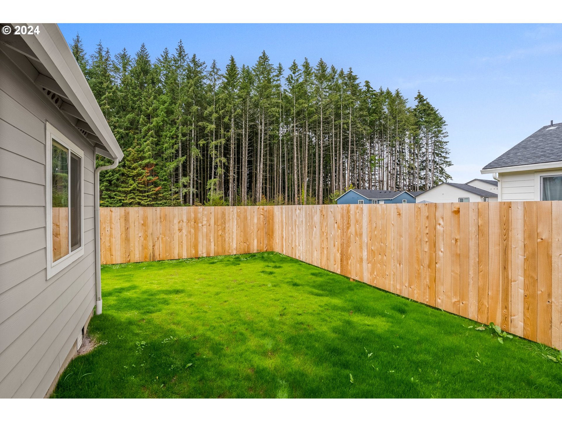 2001 Apple Road Winlock, WA 98596 - Photo 21 of 24 a view of a backyard with a plants