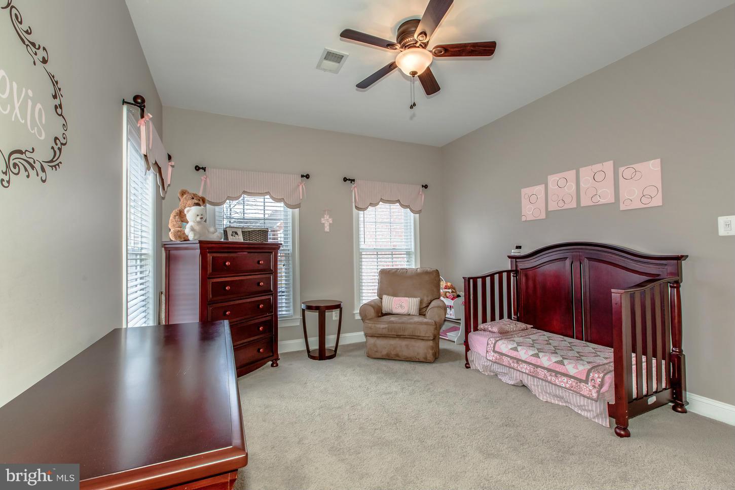 1152 Markell Court Reston, VA 20194 - Photo 19 of 30 a living room with furniture