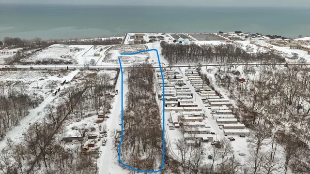 $220,000 | 8465 5th Avenue, Oak Creek, WI 53154