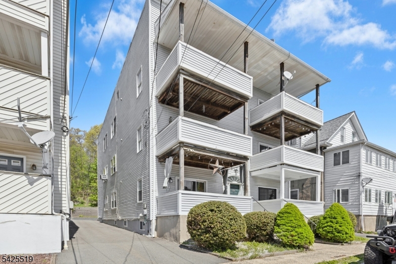 22 Orchard Street Summit, NJ 07901 - Photo 2 of 23