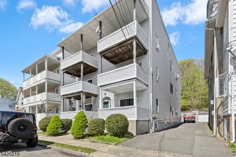 22 Orchard Street Summit, NJ 07901 - Photo 3 of 23