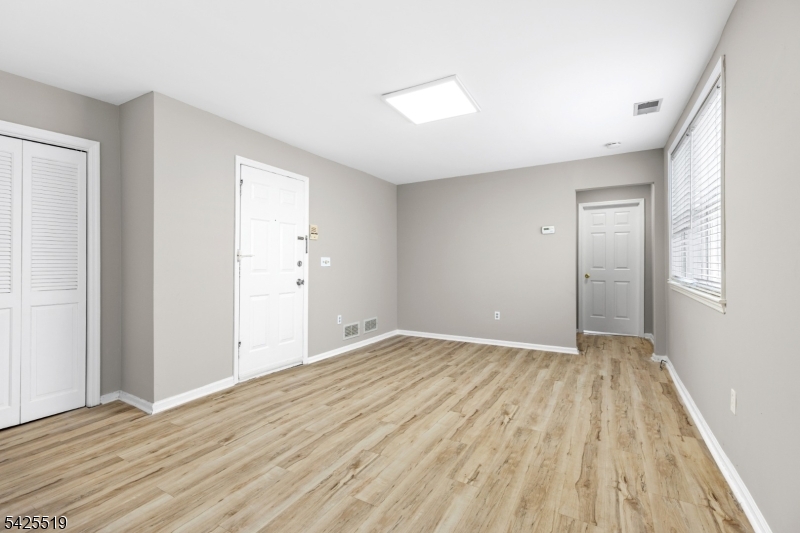 22 Orchard Street Summit, NJ 07901 - Photo 4 of 23