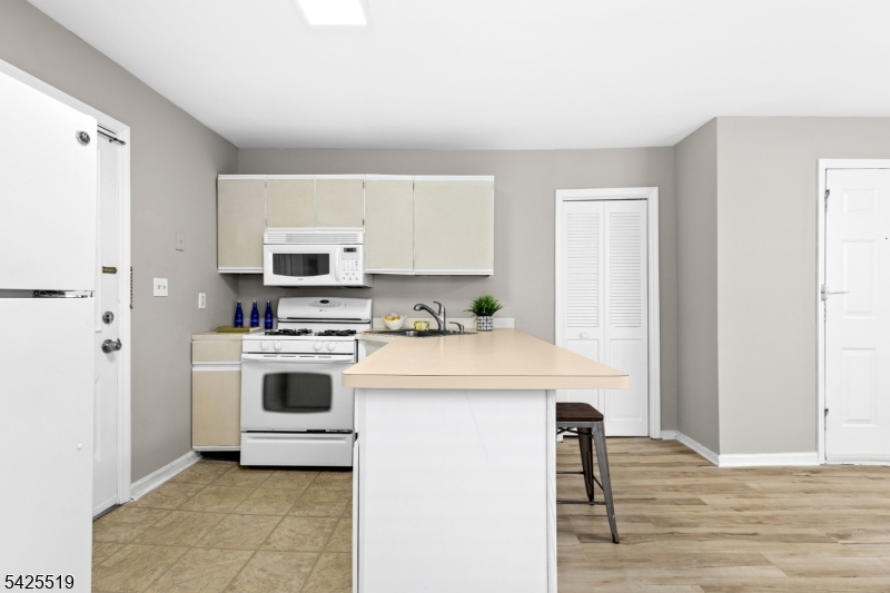 22 Orchard Street Summit, NJ 07901 - Photo 7 of 23