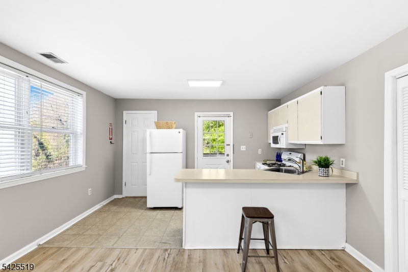 22 Orchard Street Summit, NJ 07901 - Photo 8 of 23