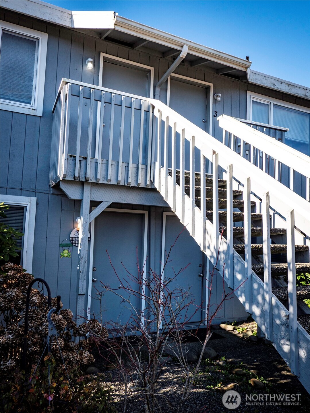 414 Ontario Street Hoquiam, WA 98550 - Photo 22 of 40 a view of a back yard of the house
