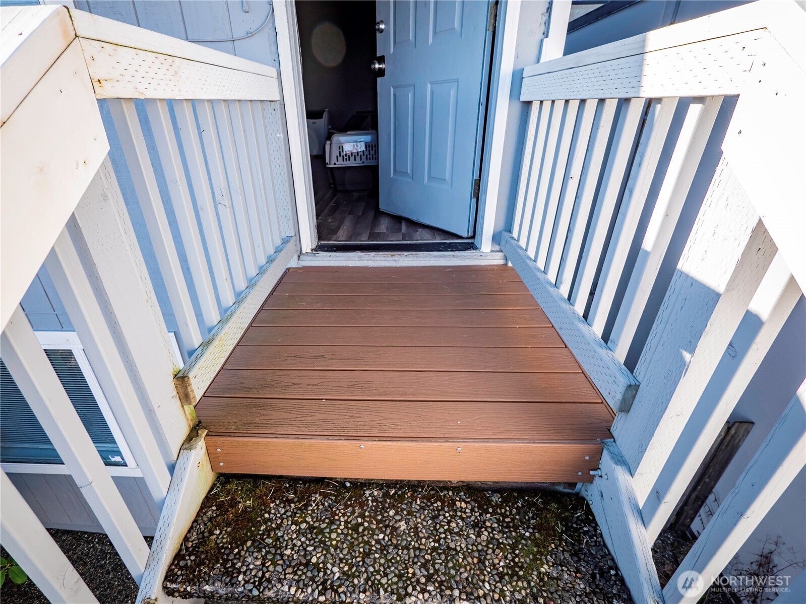 414 Ontario Street Hoquiam, WA 98550 - Photo 33 of 40 a view of wooden staircase