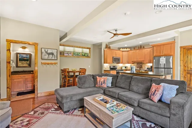 $672,500 | 52 Eagle Cottage Lane, Unit 8, Banner Elk, NC 28604