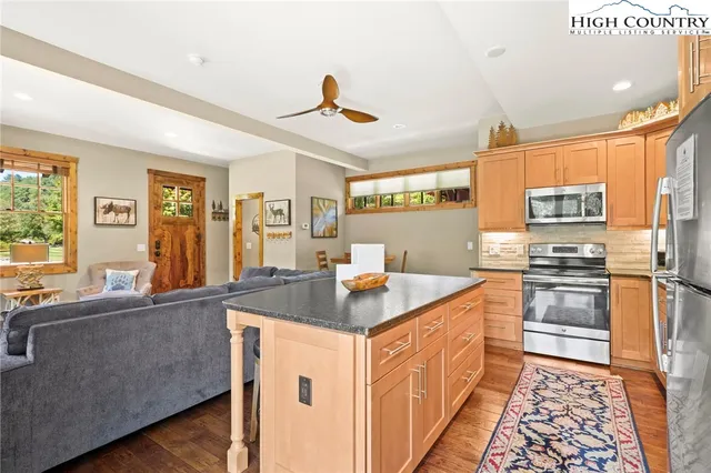 $672,500 | 52 Eagle Cottage Lane, Unit 8, Banner Elk, NC 28604