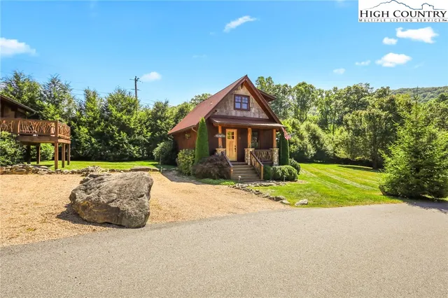 $672,500 | 52 Eagle Cottage Lane, Unit 8, Banner Elk, NC 28604