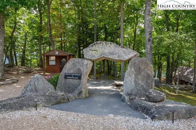 $672,500 | 52 Eagle Cottage Lane, Unit 8, Banner Elk, NC 28604