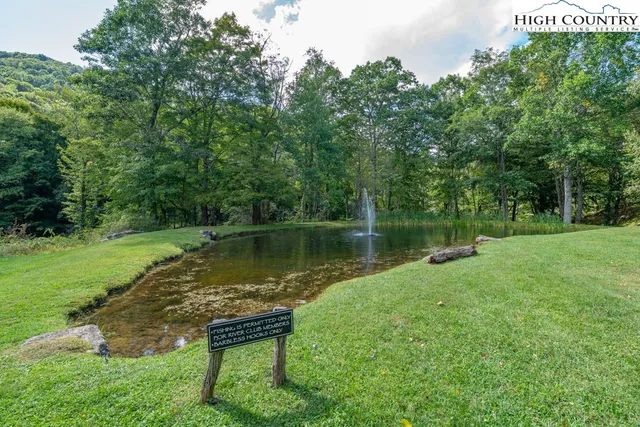 $672,500 | 52 Eagle Cottage Lane, Unit 8, Banner Elk, NC 28604