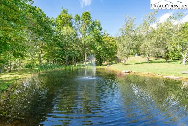 $672,500 | 52 Eagle Cottage Lane, Unit 8, Banner Elk, NC 28604