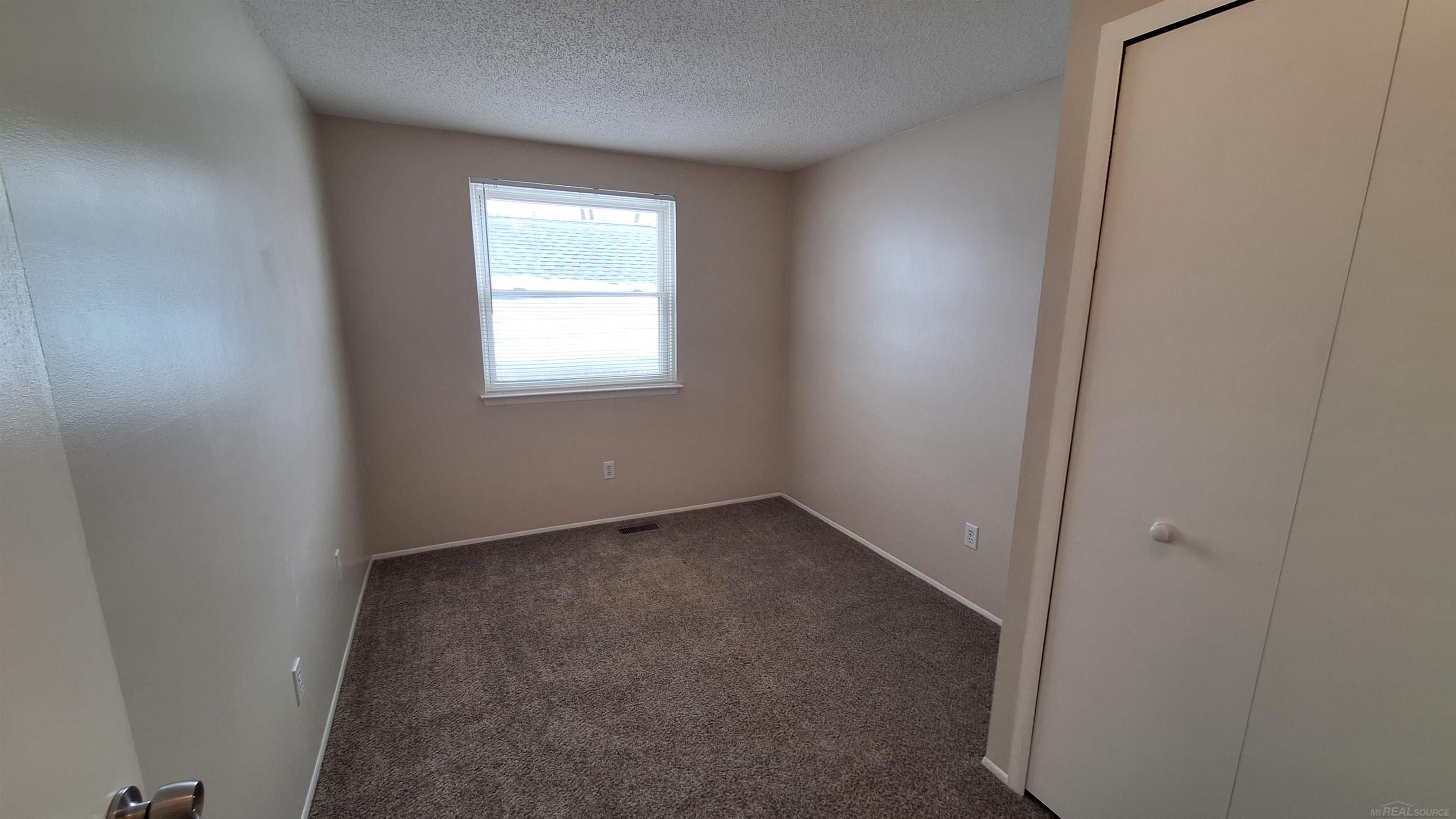 4130 Elmhurst Road Waterford, MI 48328 - Photo 19 of 27